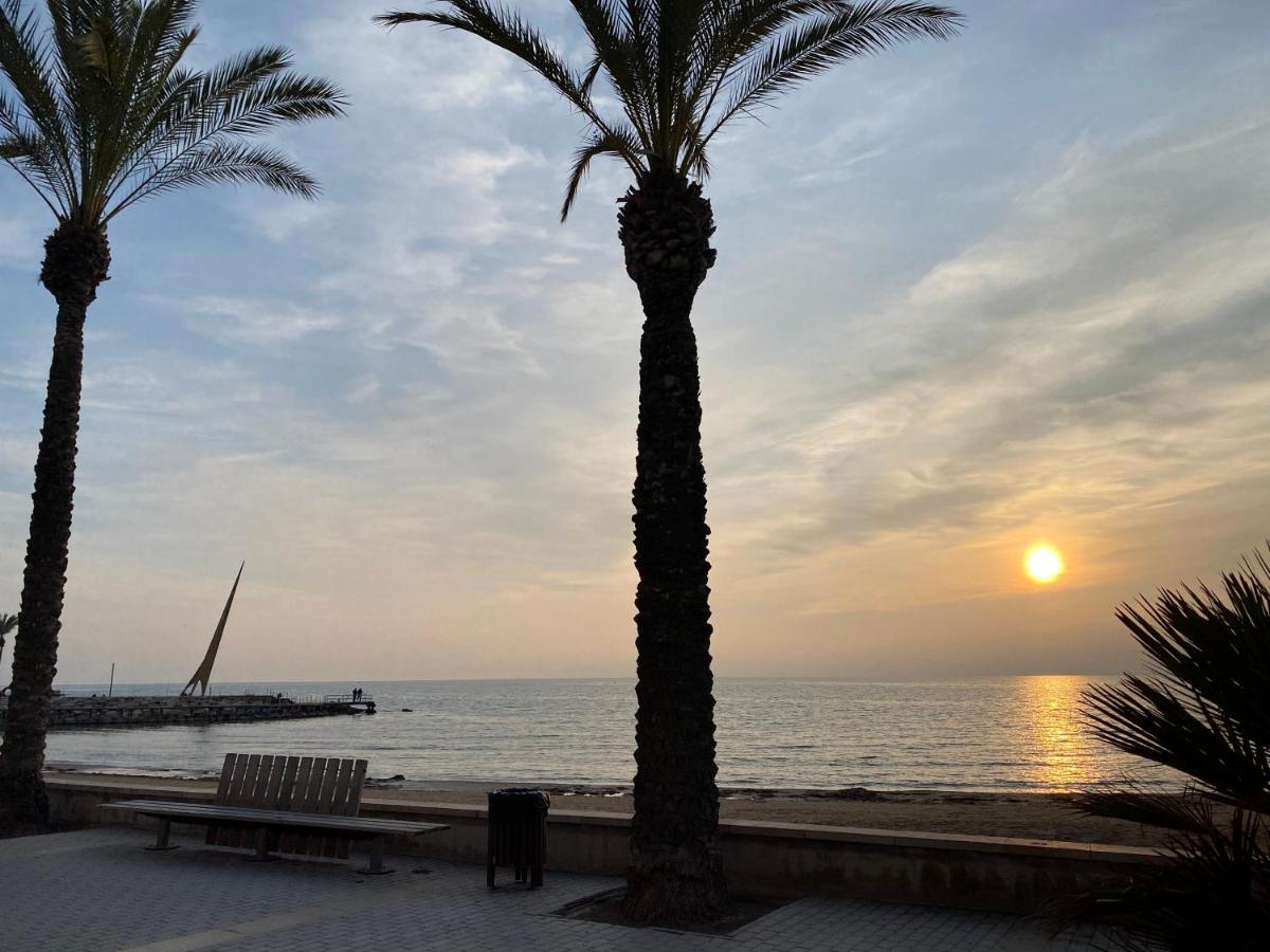 Appartement Spacieux, Front De Mer, Vue Splendide سالو المظهر الخارجي الصورة